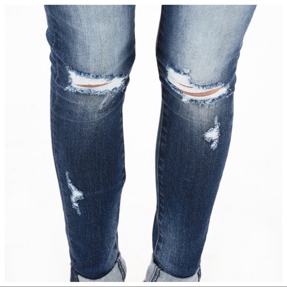 1 LEFT‼️ Dark Wash Destructive Skinnies - Picture 6 of 7